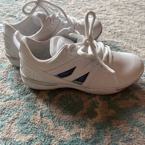 GK Kids Sneakers in White and Blue